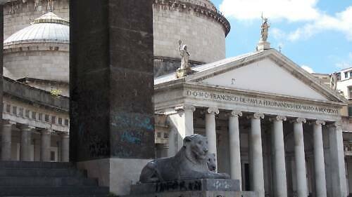 Bazilika sv. Františka z Pauly (Basilica San Francesco di Paola): vstup(né), otevírací doba, tipy, zajímavosti, mapa a další bazilika sv frantiska z pauly neapol