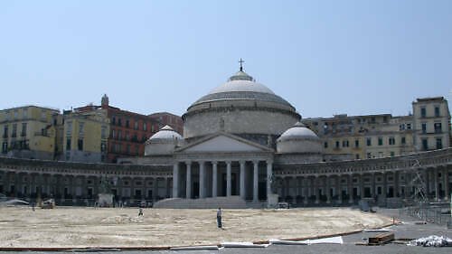 Bazilika sv. Františka z Pauly (Basilica San Francesco di Paola): vstup(né), otevírací doba, tipy, zajímavosti, mapa a další italie neapol bazilika sv frantiska z pauly