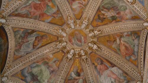 Kostel Panny Marie Milostivé v Milánu (Chiesa di Santa Maria delle Grazie di Milano): domov fresky Poslední večeře od Leonarda da Vinci a hrobka rodiny Sforzů Kostel Panny Marie Milostivé v Milánu