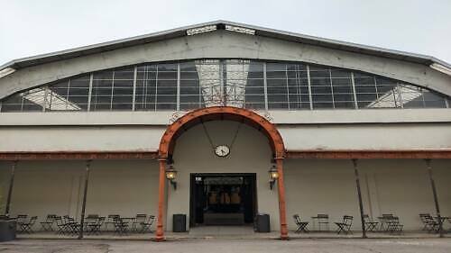 Národní muzeum vědy a techniky Leonarda Da Vinci (Museo Nazionale Scienza e Tecnologia Leonardo da Vinci): největší italské muzeum svého druhu věnované legendárnímu vynálezci Národní muzeum vědy a technologie Leonardo da Vinci v Miláně v Itálii