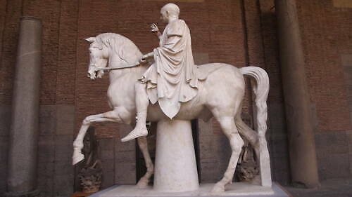 Národní archeologické muzeum v Neapoli (Museo Archeologico Nazionale di Napoli): vstup(né), otevírací doba, tipy, zajímavosti, mapa a další neapol archeologicke muzeum socha