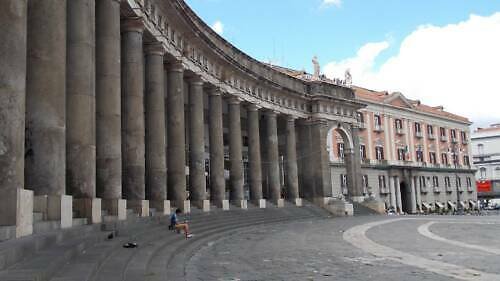 Bazilika sv. Františka z Pauly (Basilica San Francesco di Paola): vstup(né), otevírací doba, tipy, zajímavosti, mapa a další neapol bazilika sv frantiska z pauly