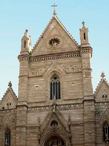 Duomo / Neapolský dóm (Duomo di Napoli): vstup(né), otevírací doba, tipy, zajímavosti, mapa a další neapolska katedrala neapol italie
