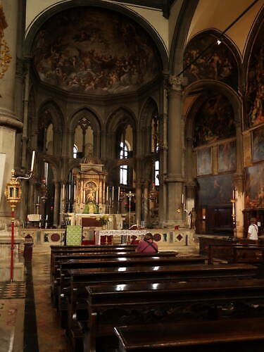 Kostel svatého Zachariáše (Chiesa di San Zaccaria): starobylý kostel s královskou kaplí, který sloužil jako hrobka benátských vládců Kostela svatého Zachariáše v Benátkách v Itálii