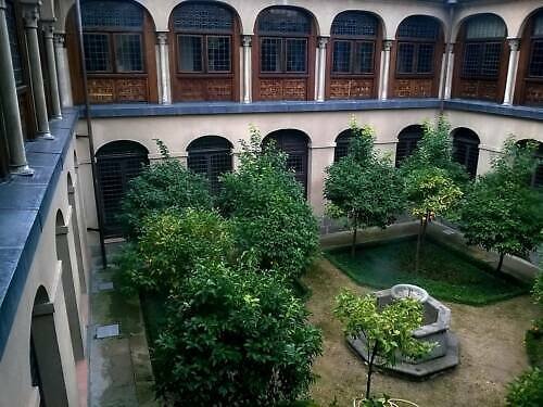 Klášter Descalzas Reales (Monasterio de las Descalzas Reales): vstup(né), otevírací doba, tipy, zajímavosti, mapa a další Klášter Descalzas Reales v Madridu ve Španělsku