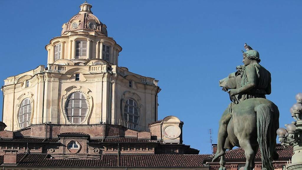 Kostel San Lorenzo (Real Chiesa di San Lorenzo): vstup(né), otevírací doba, tipy, zajímavosti, mapa a další V průběhu 17. století bylo přikročeno k přestavbě kostela