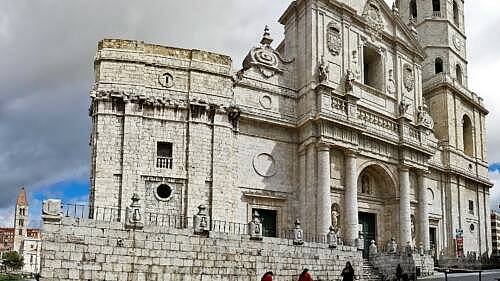 Katedrála Nanebevzetí Panny Marie z Valladolidu (Catedral de Nuestra Señora de la Asunción de Valladolid): vstup(né), otevírací doba, tipy, zajímavosti, mapa a další Katedrála Nanebevzetí Panny Marie z Valladolidu (Catedral de Nuestra Señora de la Asunción de Valladolid)
