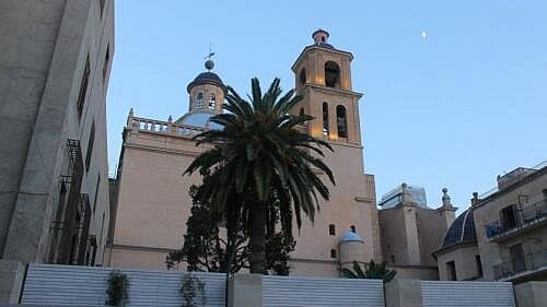 Konkatedrála sv. Mikuláše z Bari v Alicante (Concatedral de San Nicolás de Bari de Alicante): vstup(né), otevírací doba, tipy, zajímavosti, mapa a další Konkatedrála sv. Mikuláše z Bari v Alicante (Concatedral de San Nicolás de Bari de Alicante)