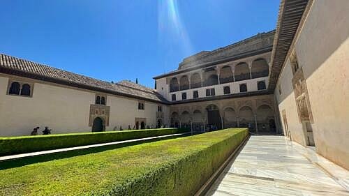 Nasridské paláce (Palacios Nazaríes): vstup(né), otevírací doba, tipy, zajímavosti, mapa a další Nasridské paláce (Palacios Nazaríes)