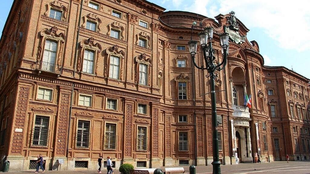 Palác Carignano (Palazzo Carignano) v Turíně