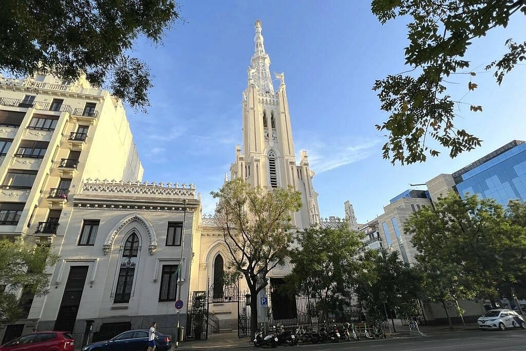 Nejkrásnější města Španělska (top 14), která doporučujeme Nejkrásnější města Španělska, Madrid