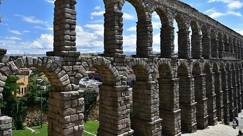 Akvadukt v Segovii (Acueducto de Segovia): vstup(né), otevírací doba, tipy, zajímavosti, mapa a další Akvadukt v Segovii (Acueducto de Segovia)