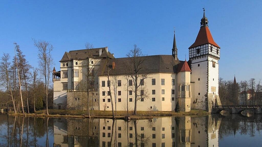 Hrady a zámky z pohádek v ČR: podívejte se na místa, kde se natáčely pohádky Zámek Blatná