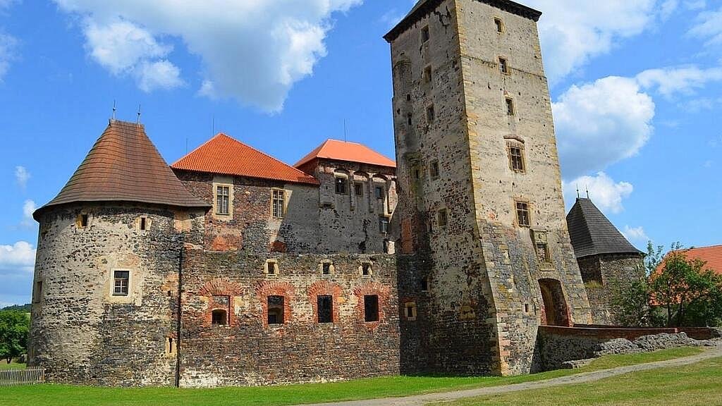 Hrady a zámky z pohádek v ČR: podívejte se na místa, kde se natáčely pohádky Hrad Švihov