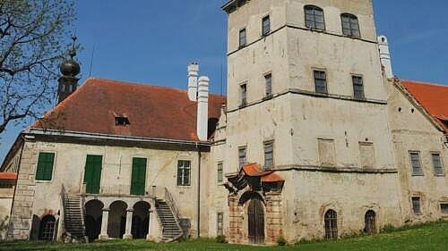 Zámek Uherčice: vstup(né), otevírací doba, tipy, zajímavosti Zámek Uherčice