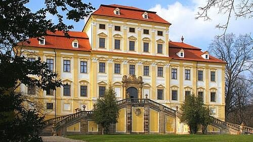 Zámek Červený Hrádek: vstup(né), otevírací doba, tipy, zajímavosti Zámek Červený Hrádek