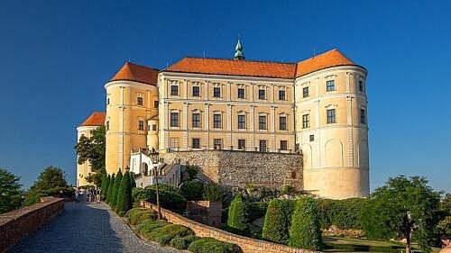 Zámek Mikulov: vstup(né), otevírací doba, tipy, zajímavosti Zámek Mikulov