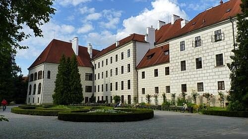 Zámek Třeboň: vstup(né), otevírací doba, tipy, zajímavosti Zámek Třeboň