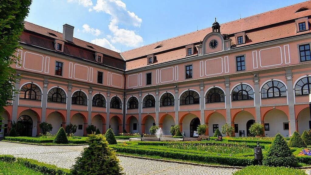 Zámek Žerotínů (Valašské Meziříčí)