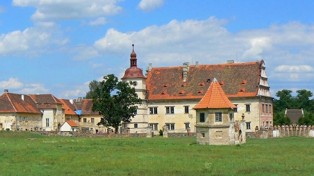 Zámek Červené Poříčí