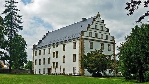 Zámek Šluknov: vstup(né), otevírací doba, tipy, zajímavosti Zámek Šluknov