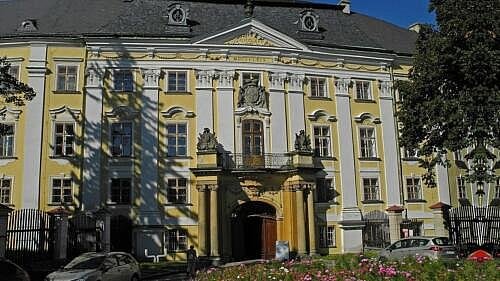 Zámek Bruntál: vstup(né), otevírací doba, tipy, zajímavosti Zámek v Bruntále