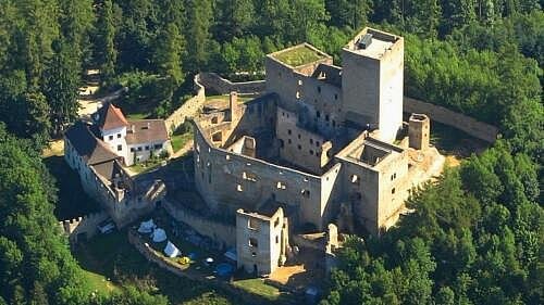 Zřícenina hradu Landštejn: vstup(né), otevírací doba, tipy, zajímavosti Zřícenina hradu Landštejn