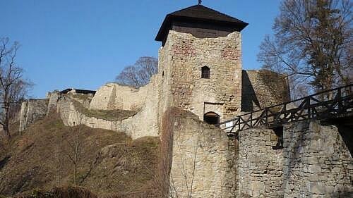 Zřícenina hradu Lukov: vstup(né), otevírací doba, tipy, zajímavosti Zřícenina hradu Lukov