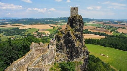 Zřícenina hradu Trosky: vstup(né), otevírací doba, tipy, zajímavosti Zřícenina hradu Trosky