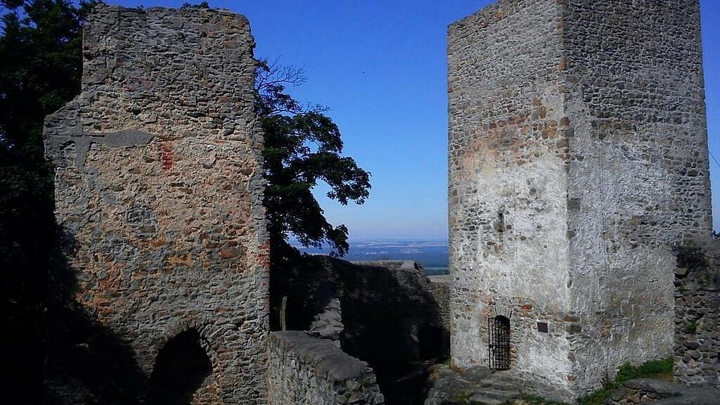Zřícenina hradu Chroustník