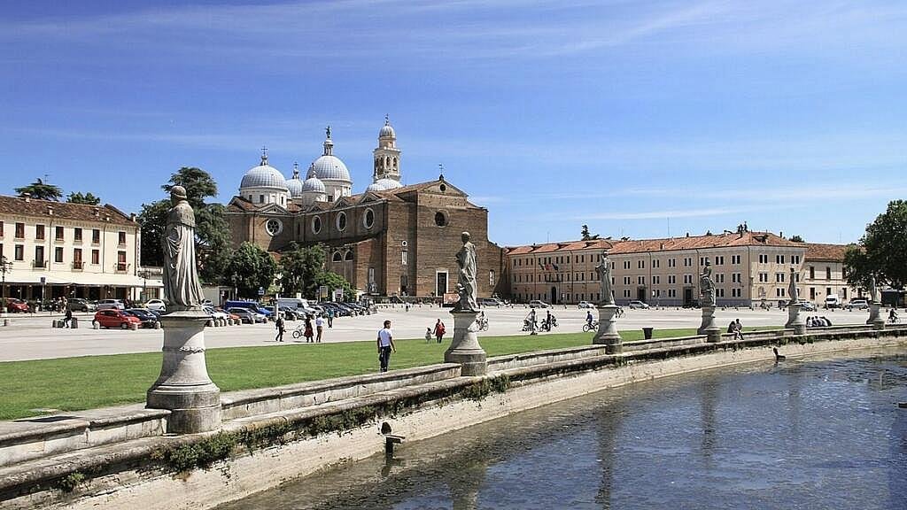 Náměstí Prato della Valle v Padově