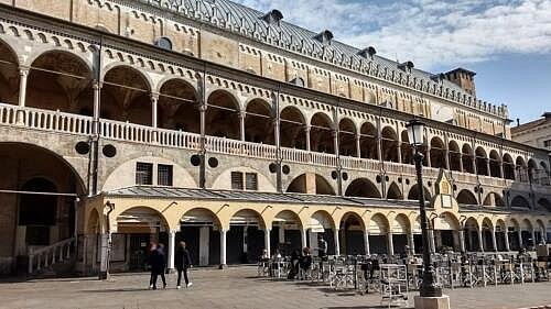 Palác spravedlnosti v Padově (Palazzo della Ragione): vstup(né), otevírací doba, tipy, zajímavosti, mapa a další Palác spravedlnosti v Padově (Palazzo della Ragione)