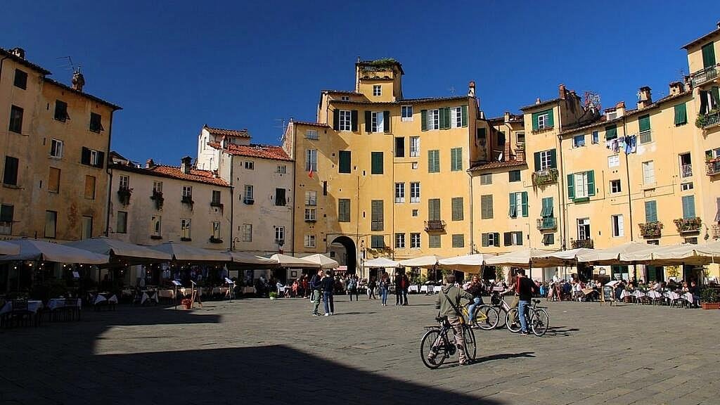 Amfiteátrové náměstí v Lucce (Piazza dell'Anfiteatro di Lucca)