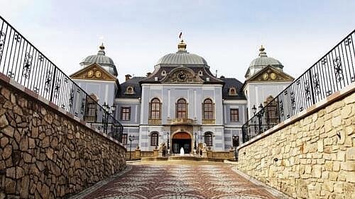 Haličský zámek: vstup(né), otevírací doba, tipy, zajímavosti Haličský zámek