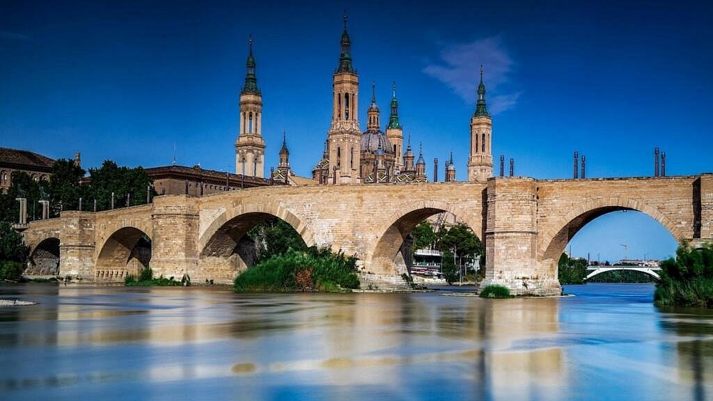 Kamenný most v Zaragoze (Puente de Piedra de Zaragoza)
