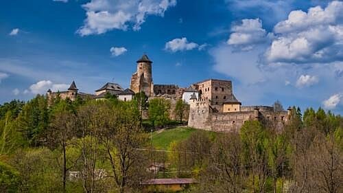 Ľubovniansky hrad: vstup(né), otevírací doba, tipy, zajímavosti lubovniansky hrad